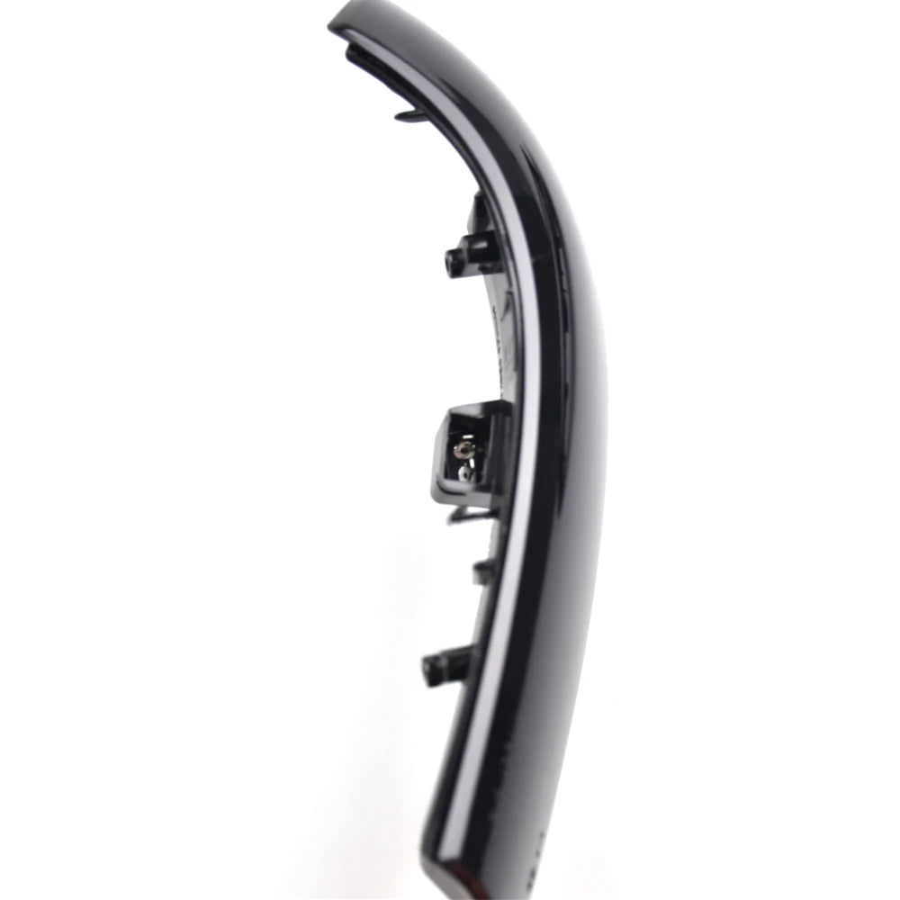 Dynamic LED Side Indicators for VW Golf 5, Jetta MK5, Passat B6/B5.5 – Sequential Turn Signal Set